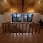Hillside Деревянный коттедж