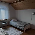 Деревянный коттедж Hillside