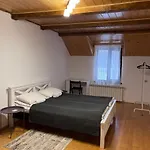 Hillside Деревянный коттедж