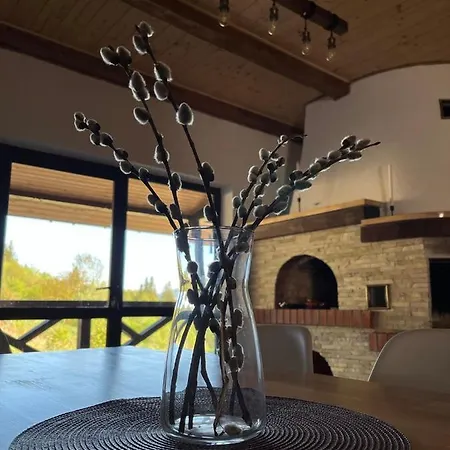 Hillside Lodge *