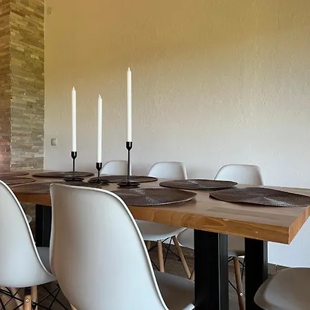 Hillside 山林小屋