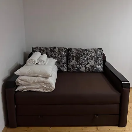 Hillside 山林小屋