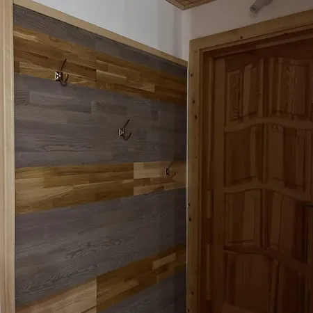 Hillside * 斯拉夫西克