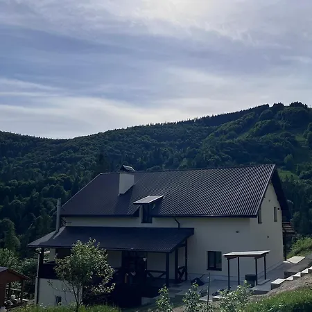 Hillside * Slavske