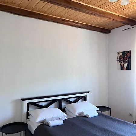 Hillside Lodge