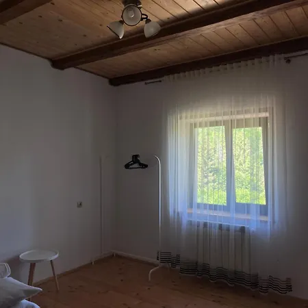 Hillside Lodge