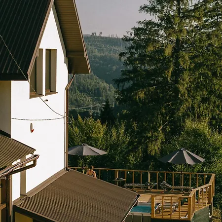 Дерев'яний котедж Hillside Славське