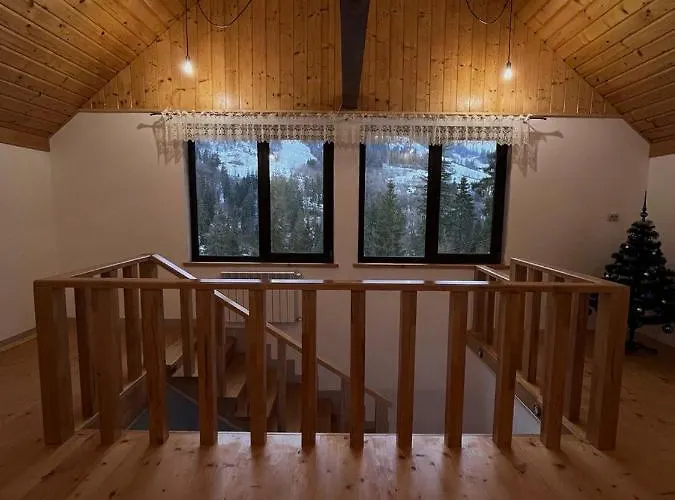 Hillside Lodge