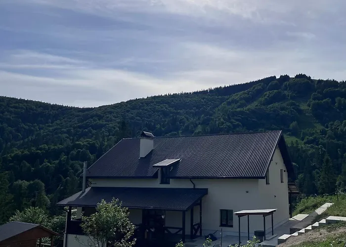Hillside * Slavske