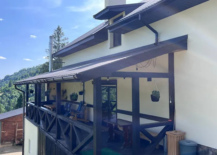 Lodge Hillside